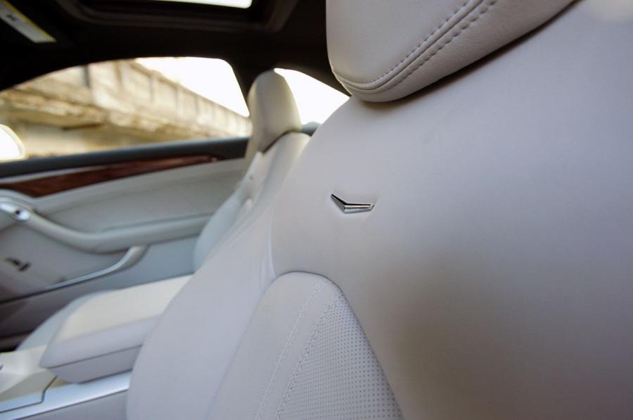  Cadillac CTS Coupe 2011 года  (фото 32 из 128)